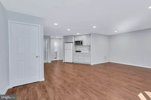 Living - 9009 Sweet Birch Ct, Springfield, VA 22152 photo 4 of 5