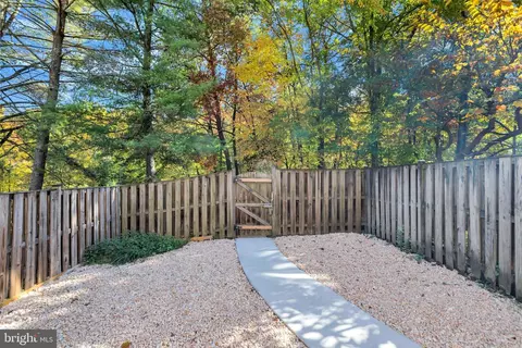 Exterior - 9009 Sweet Birch Ct, Springfield, VA 22152 photo 1 of 2