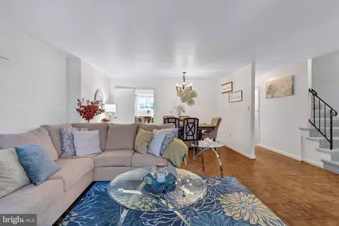 Living - 9009 Sweet Birch Ct, Springfield, VA 22152 photo 1 of 5