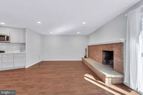 Living - 9009 Sweet Birch Ct, Springfield, VA 22152 photo 3 of 5