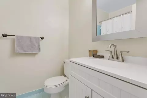 Bath - 9009 Sweet Birch Ct, Springfield, VA 22152 photo 2 of 3