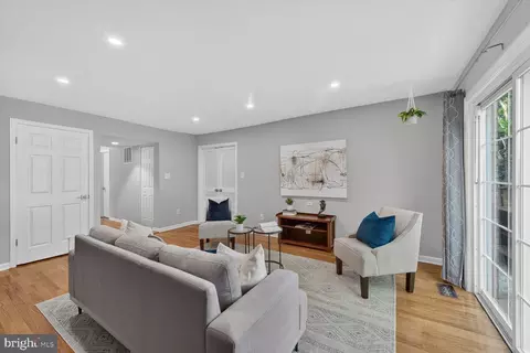 Living - 1846 Golf View Ct, Reston, VA 20190 photo 1 of 2