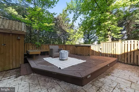 Exterior - 1846 Golf View Ct, Reston, VA 20190 photo 2 of 4