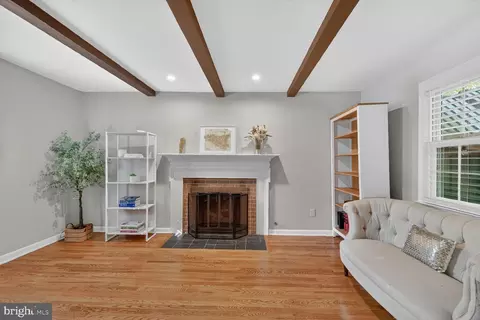 Living - 1846 Golf View Ct, Reston, VA 20190 photo 2 of 2
