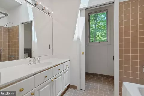 Other - 926 Saigon Rd, Mclean, VA 22102 photo 4 of 16