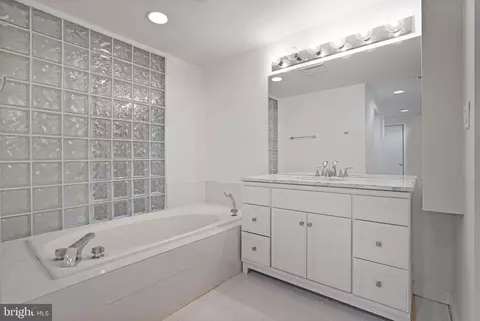 Bath - 926 Saigon Rd, Mclean, VA 22102 photo 2 of 3