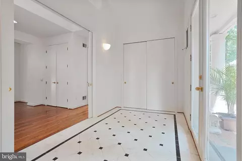 Entry Way - 926 Saigon Rd, Mclean, VA 22102 photo 1 of 4