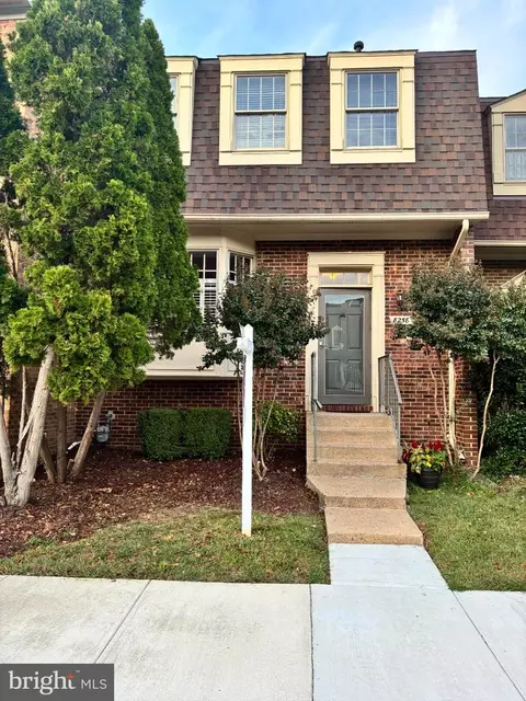 8258 Cedar Landing Ct, Alexandria, VA 22306