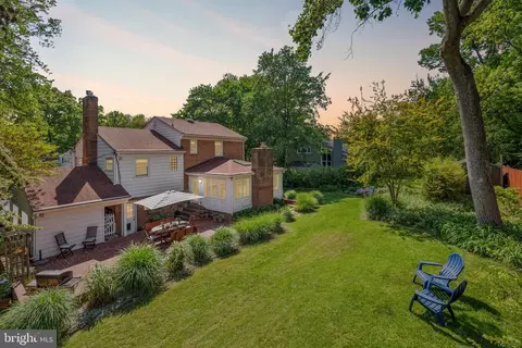 6208 Beachway Dr, Falls Church, VA 22041