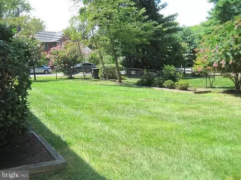 Exterior - 6450 Old Chesterbrook Rd, Mclean, VA 22101 photo 6 of 8