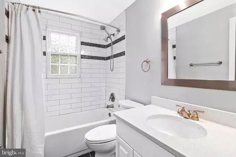 Bath - 6450 Old Chesterbrook Rd, Mclean, VA 22101 photo 3 of 4