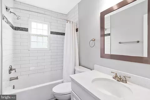 Bath - 6450 Old Chesterbrook Rd, Mclean, VA 22101 photo 1 of 4