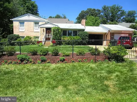 Exterior - 6450 Old Chesterbrook Rd, Mclean, VA 22101 photo 4 of 8