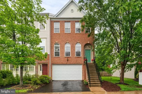 6737 Applemint Ln, Alexandria, VA 22310