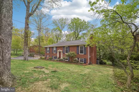 5817 Dawes Ave, Alexandria, VA 22311