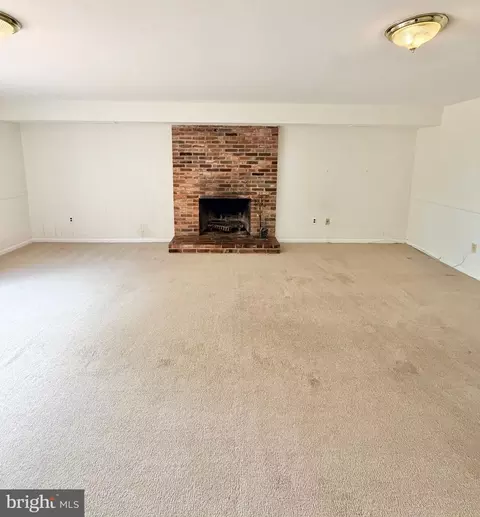 Living - 7100 Tyndale St, Mclean, VA 22101 photo 7 of 7