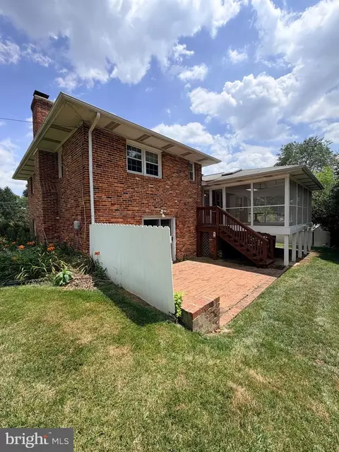 Exterior - 7100 Tyndale St, Mclean, VA 22101 photo 2 of 5