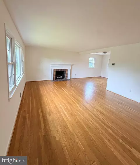 Living - 7100 Tyndale St, Mclean, VA 22101 photo 1 of 7