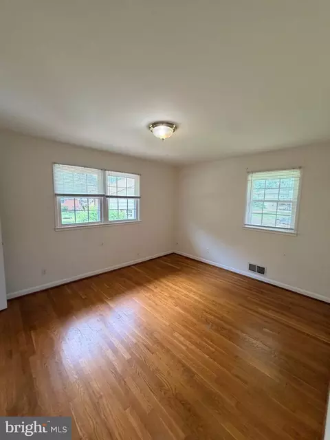 Bedroom - 7100 Tyndale St, Mclean, VA 22101 photo 3 of 8