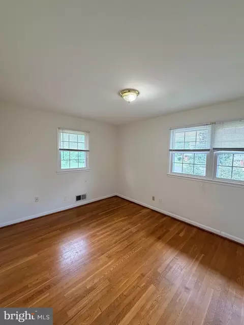 Bedroom - 7100 Tyndale St, Mclean, VA 22101 photo 7 of 8