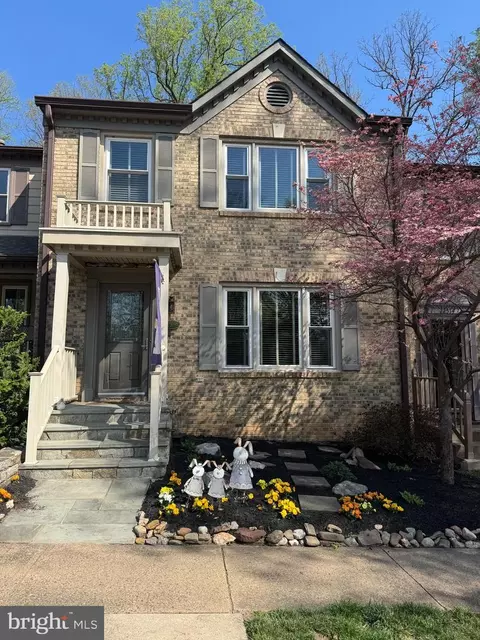 12516 Sweet Leaf Ter, Fairfax, VA 22033