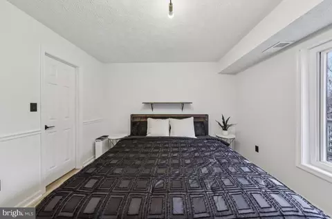 Bedroom - 2209 Hunters Run Rd, Reston, VA 20191 photo 2 of 4