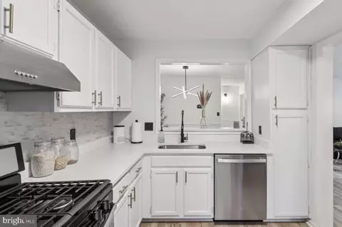 Kitchen - 2209 Hunters Run Rd, Reston, VA 20191 photo 3 of 3