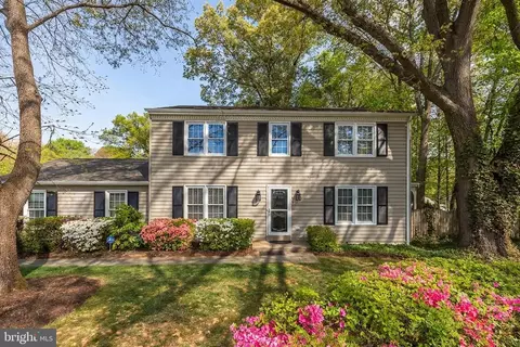 9510 Ashbourn Dr, Burke, VA 22015