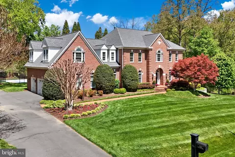 1090 Mill Field Ct, Great Falls, VA 22066