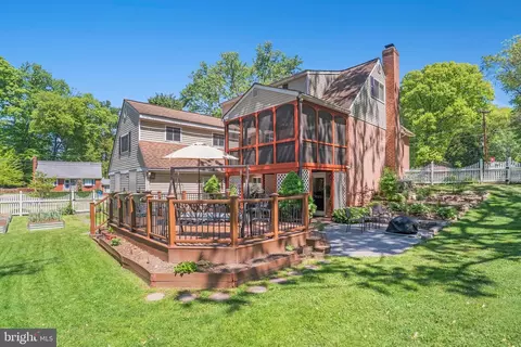 Exterior - 5300 Kings Park Dr, Springfield, VA 22151 photo 8 of 14