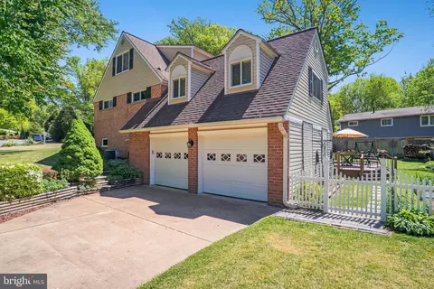Exterior - 5300 Kings Park Dr, Springfield, VA 22151 photo 7 of 14