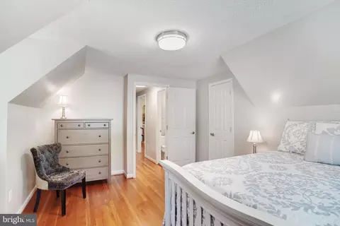 Bedroom - 5300 Kings Park Dr, Springfield, VA 22151 photo 4 of 10