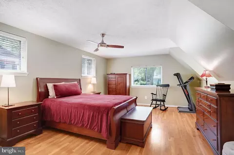 Bedroom - 5300 Kings Park Dr, Springfield, VA 22151 photo 1 of 10