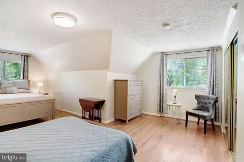 Bedroom - 5300 Kings Park Dr, Springfield, VA 22151 photo 7 of 10