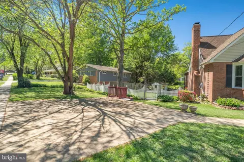 Exterior - 5300 Kings Park Dr, Springfield, VA 22151 photo 14 of 14