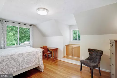 Bedroom - 5300 Kings Park Dr, Springfield, VA 22151 photo 5 of 10