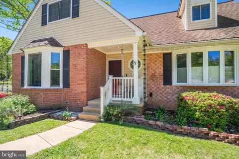 Exterior - 5300 Kings Park Dr, Springfield, VA 22151 photo 3 of 14