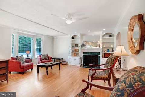 Living - 5300 Kings Park Dr, Springfield, VA 22151 photo 1 of 4