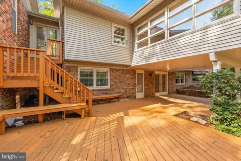 Exterior - 6713 Bellamy Ave, Springfield, VA 22152 photo 6 of 8