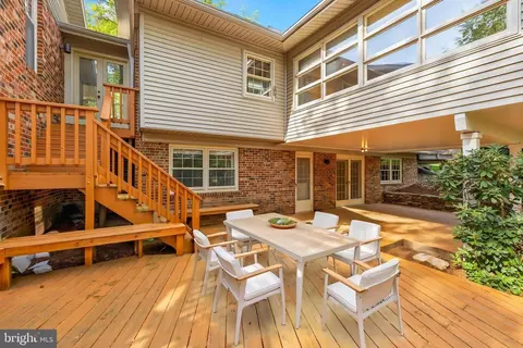 Exterior - 6713 Bellamy Ave, Springfield, VA 22152 photo 5 of 8
