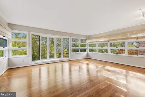 Living - 6713 Bellamy Ave, Springfield, VA 22152 photo 4 of 13