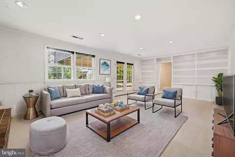 Living - 6713 Bellamy Ave, Springfield, VA 22152 photo 11 of 13