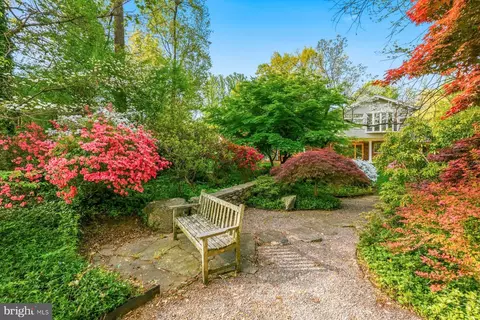 Exterior - 6713 Bellamy Ave, Springfield, VA 22152 photo 3 of 8