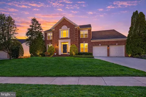8009 Brandt Ct, Fairfax Station, VA 22039