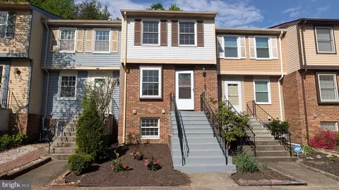 6844 Heatherway Ct, Alexandria, VA 22315