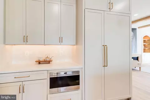 Kitchen - 1538 Forest Ln, Mclean, VA 22101 photo 12 of 14