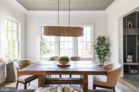 Dining - 1538 Forest Ln, Mclean, VA 22101 photo 6 of 12