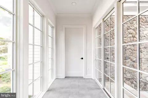 Entry Way - 1538 Forest Ln, Mclean, VA 22101 photo 11 of 25