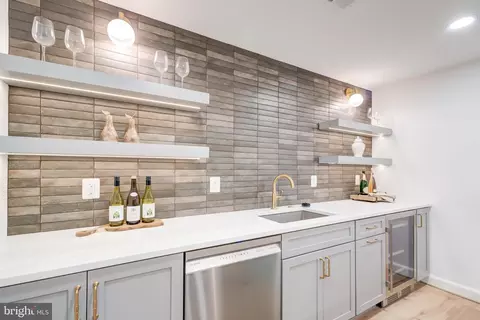 Kitchen - 1538 Forest Ln, Mclean, VA 22101 photo 14 of 14