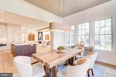 Dining - 1538 Forest Ln, Mclean, VA 22101 photo 8 of 12